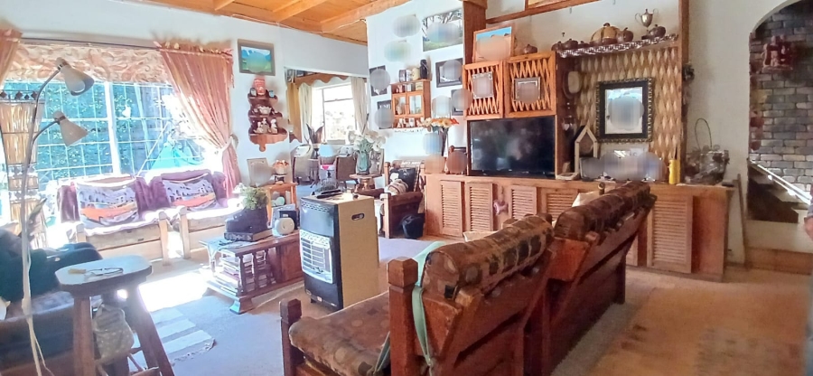 5 Bedroom Property for Sale in La Provance Free State